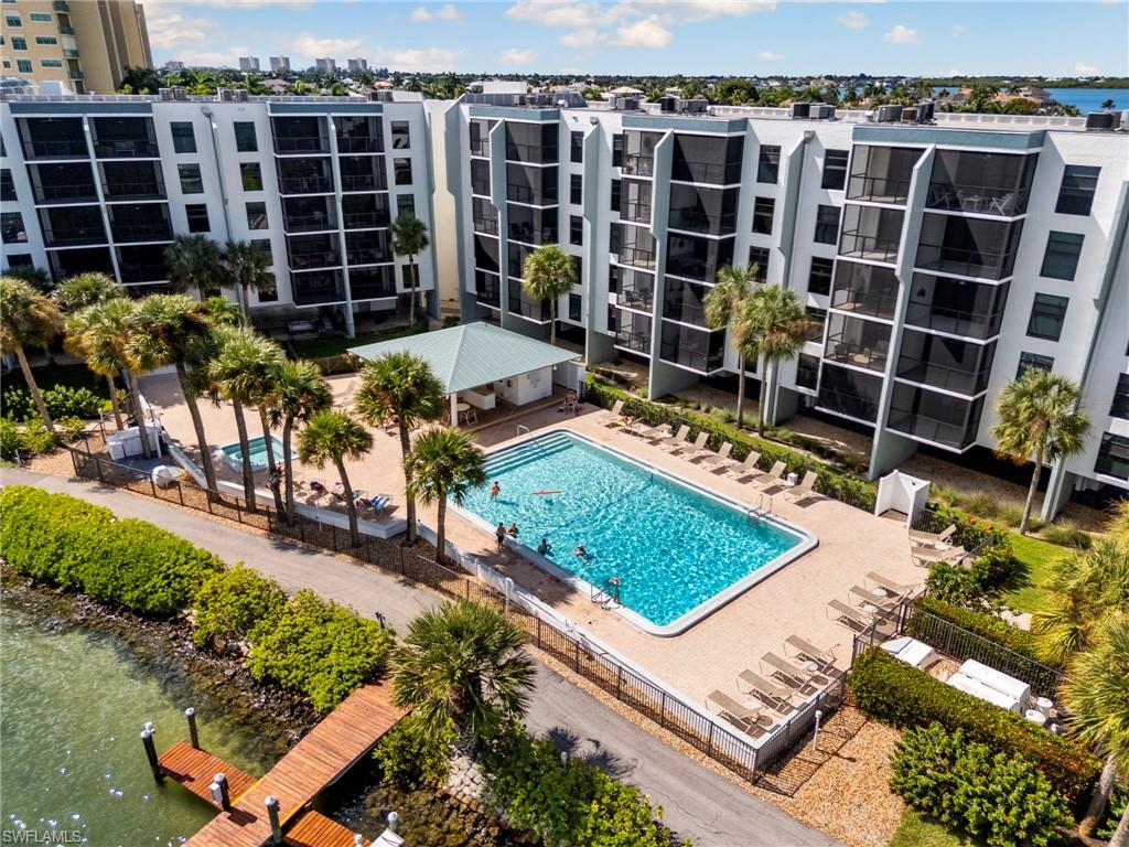 RIVERSIDE CLUB - Residential