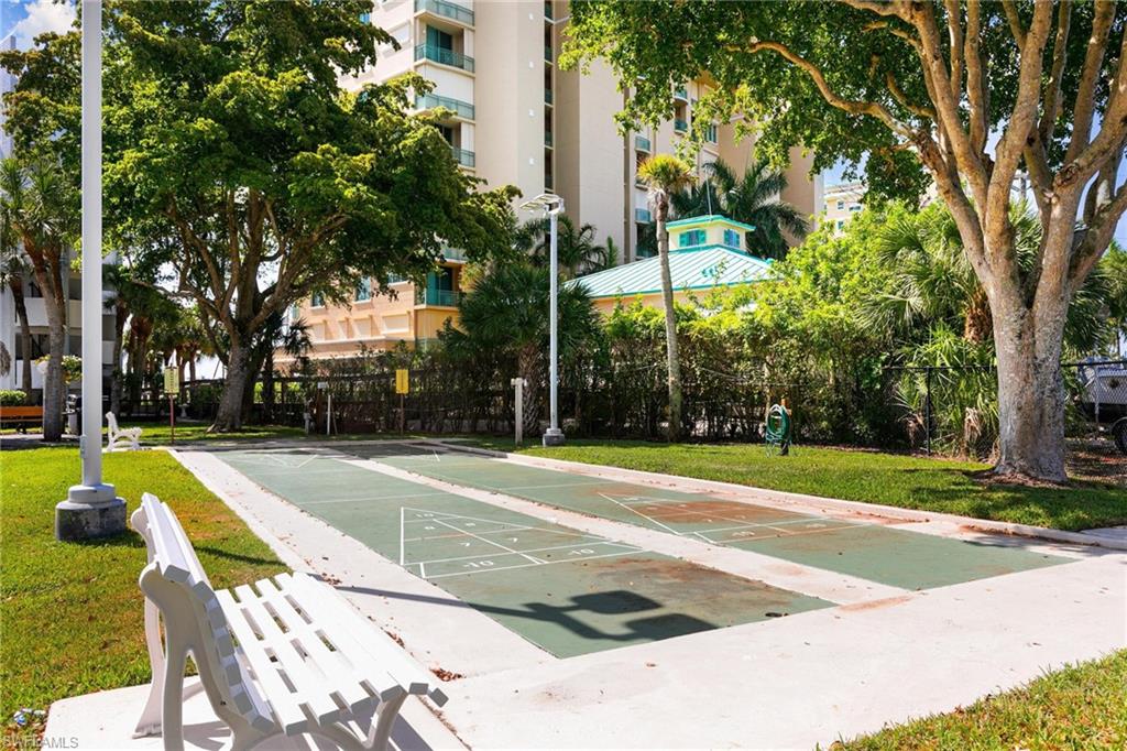 RIVERSIDE CLUB - Residential