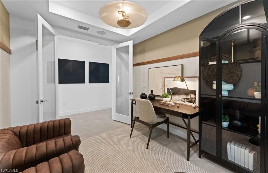 COUNTRY CLUB - Residential