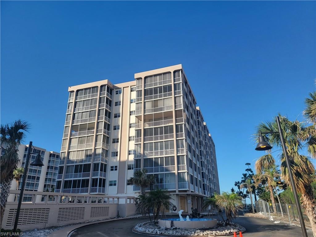 CRECIENTE CONDO NORTH - Residential
