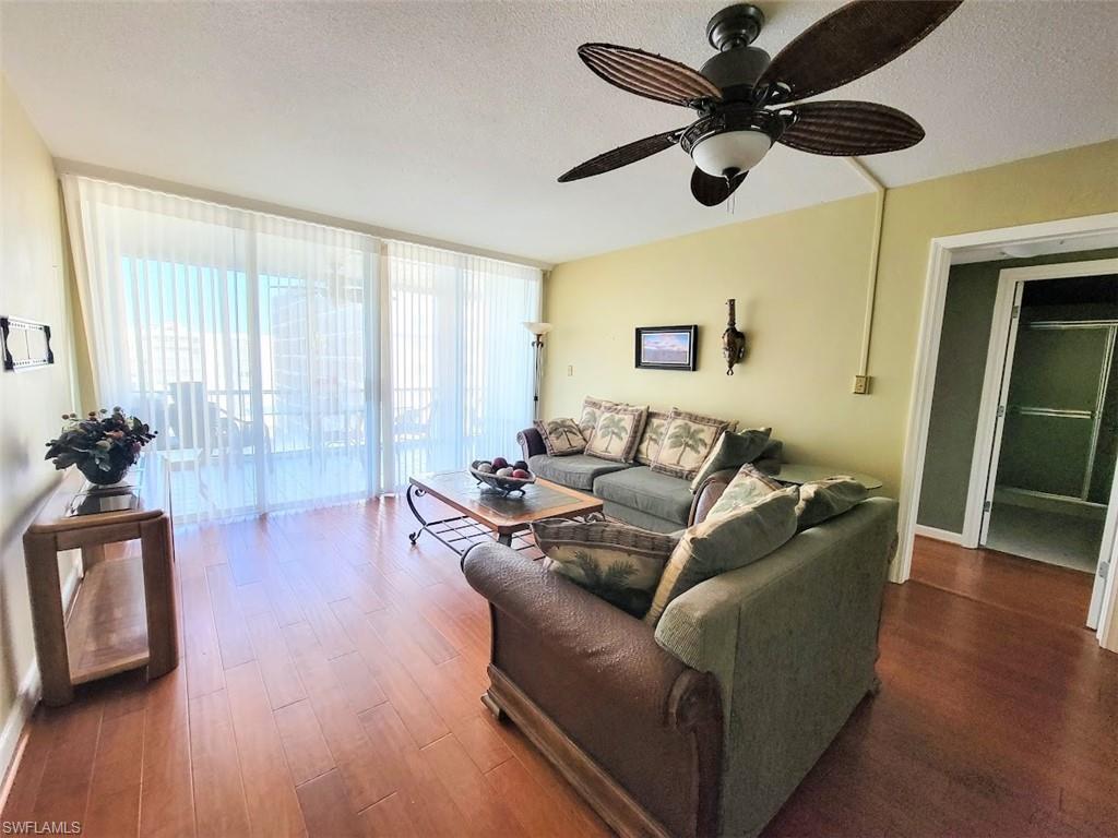 CRECIENTE CONDO NORTH - Residential