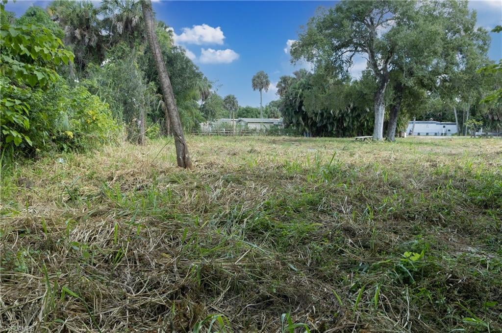 FORT MYERS - Land