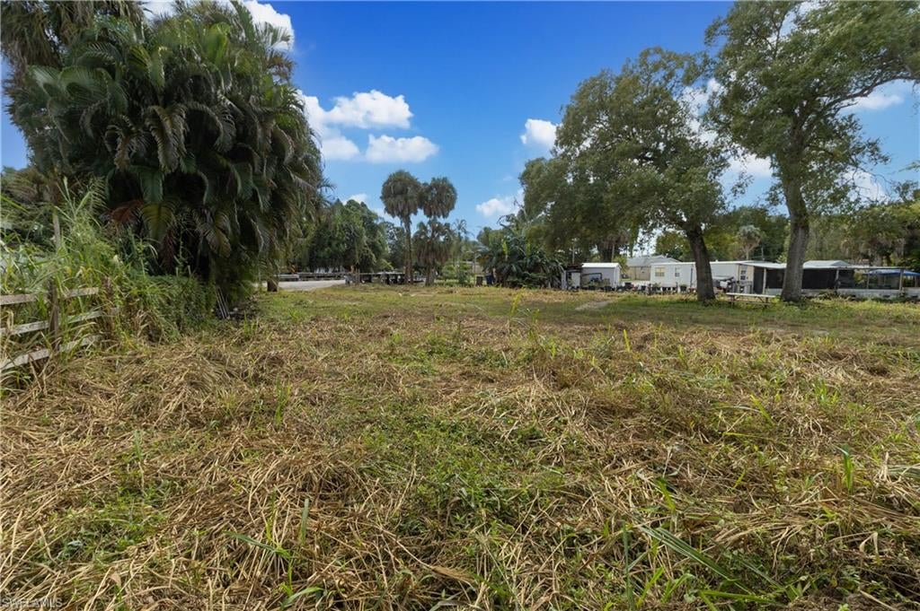 FORT MYERS - Land