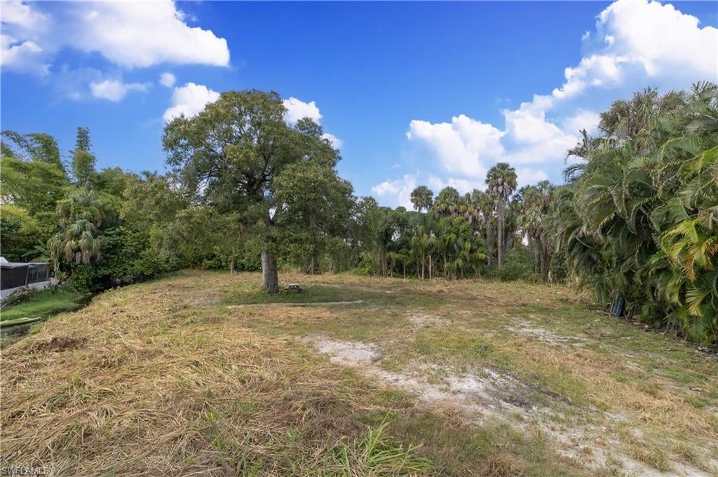 FORT MYERS - Land