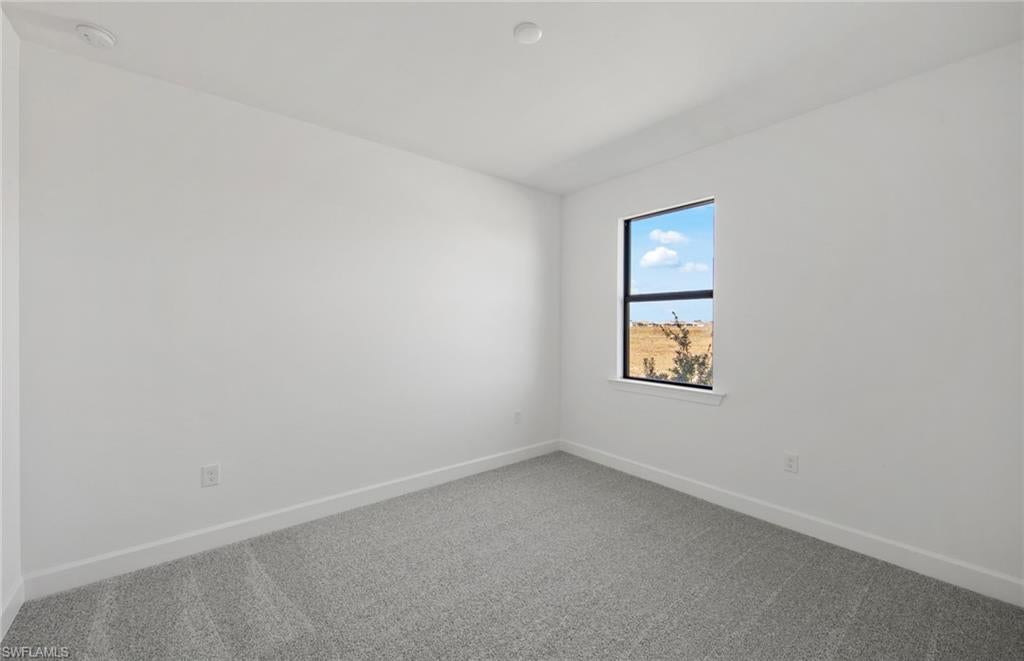 HAMPTON LAKES - Residential