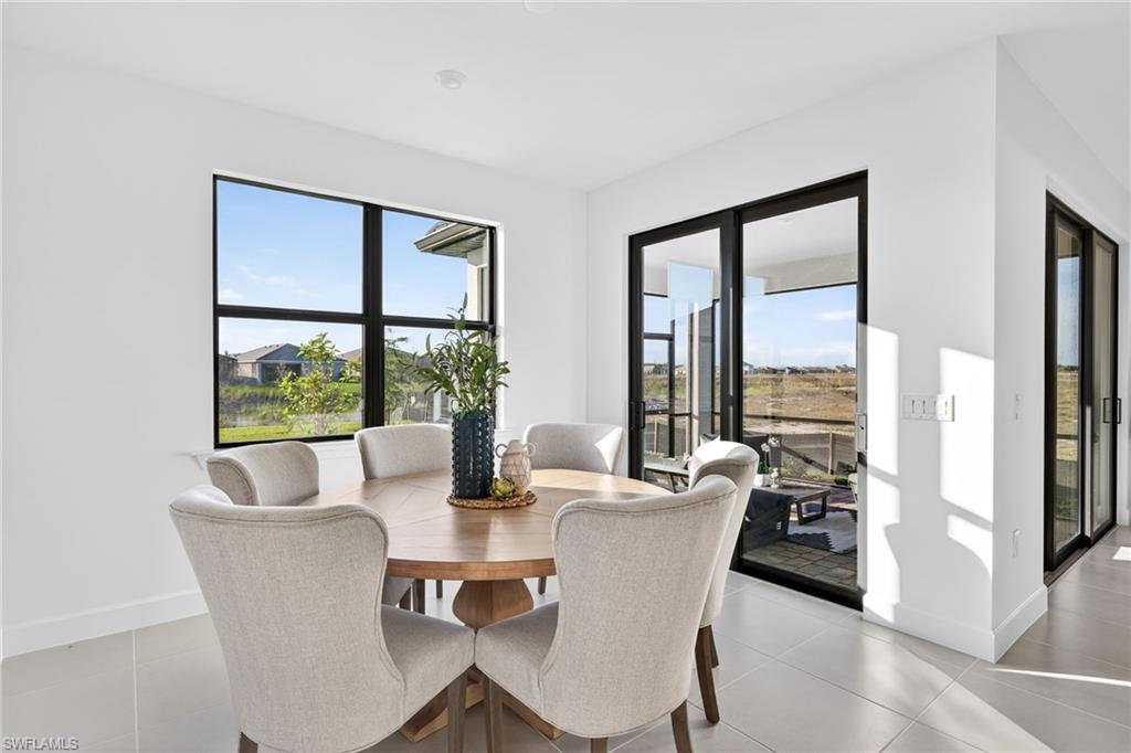 HAMPTON LAKES - Residential