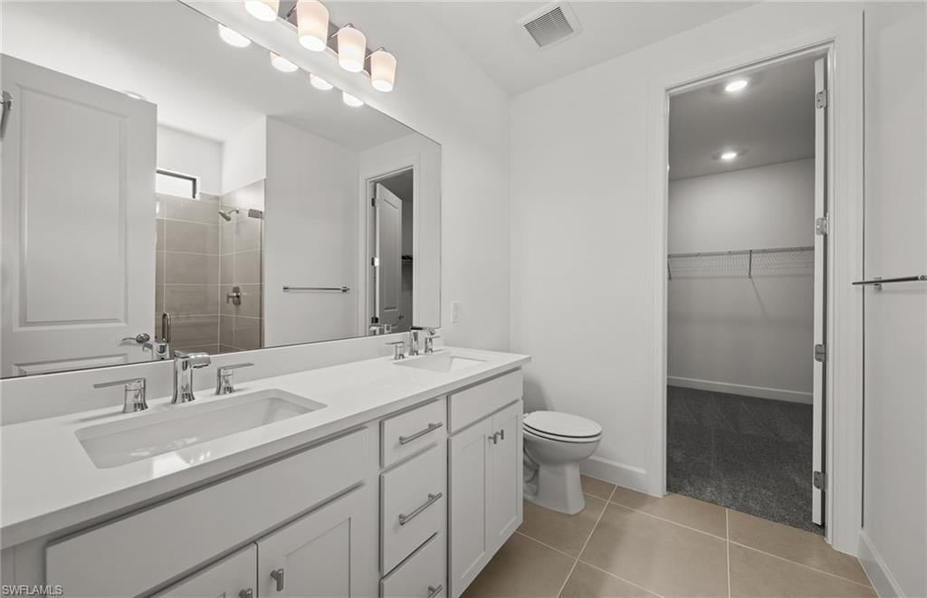 HAMPTON LAKES - Residential