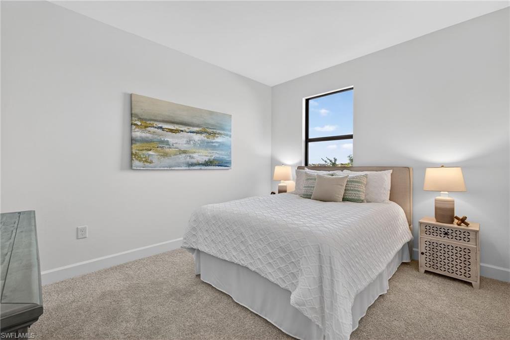 HAMPTON LAKES - Residential