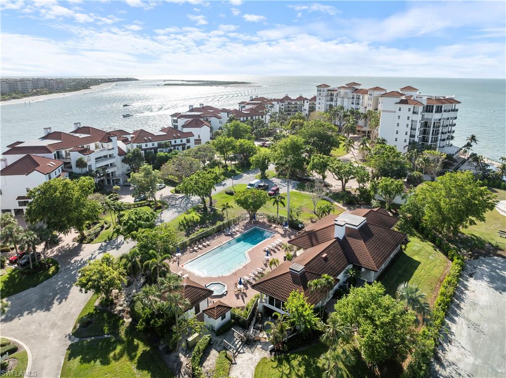 200 LA PENINSULA - Residential