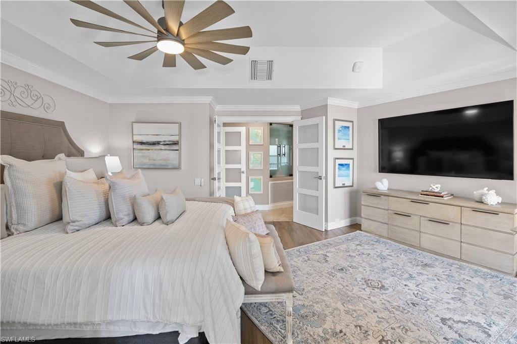 200 LA PENINSULA - Residential