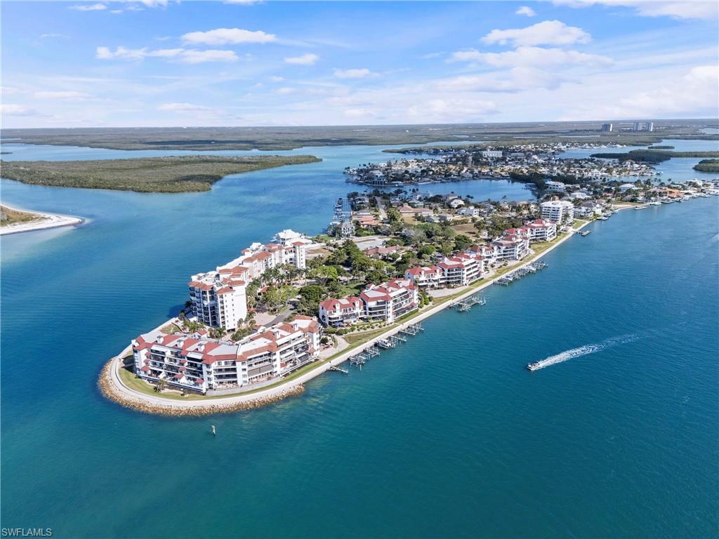 200 LA PENINSULA - Residential