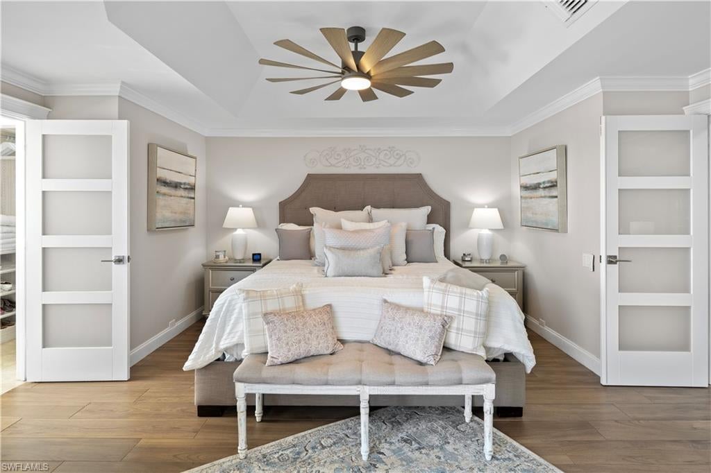 200 LA PENINSULA - Residential