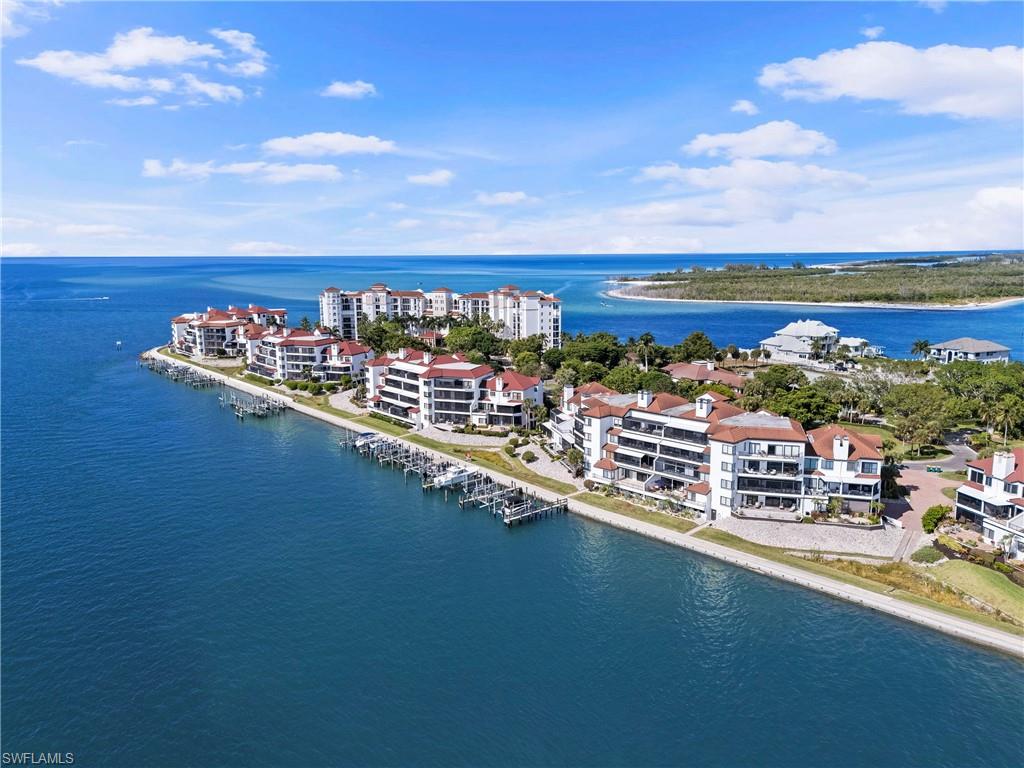 200 LA PENINSULA - Residential