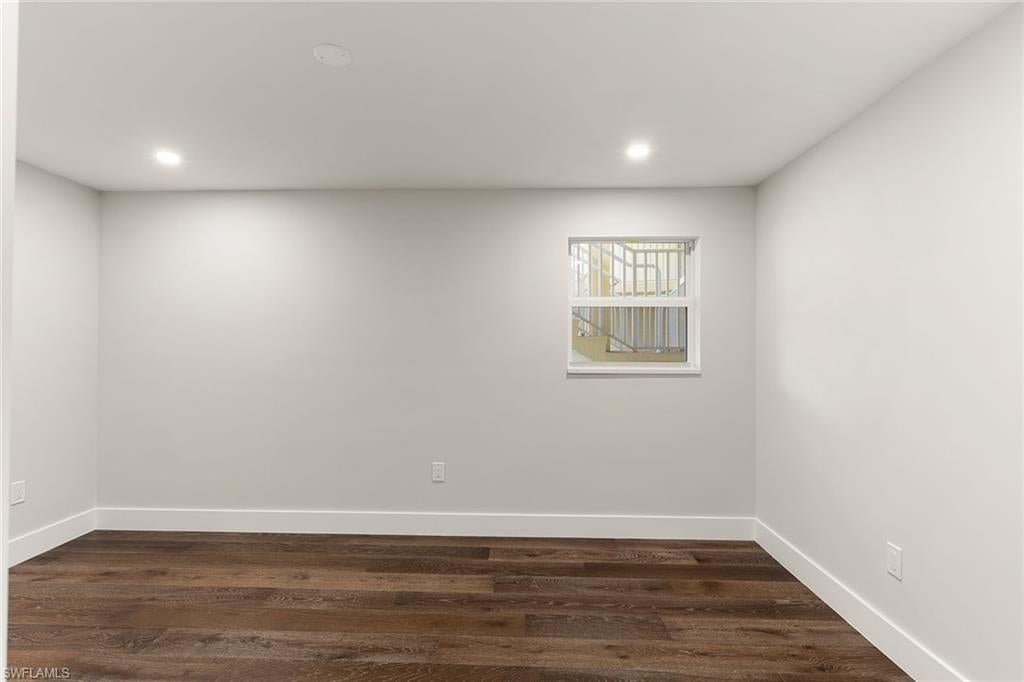 JENNIFER SHORES - Residential
