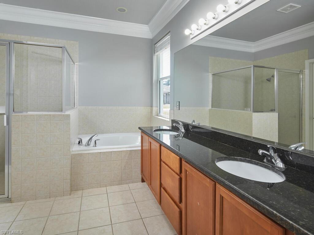 ROYAL PALM GOLF ESTATES - Residential