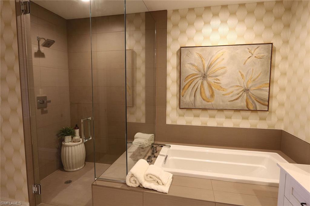 NAPLES SQUARE - Residential Lease