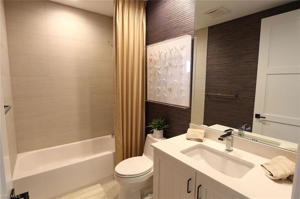 NAPLES SQUARE - Residential Lease