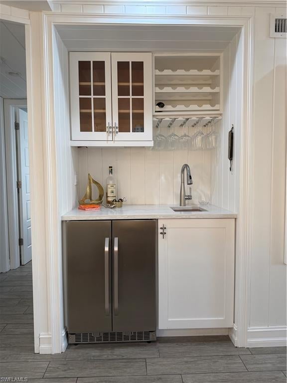 CHATEAU VANDERBILT - Residential Lease