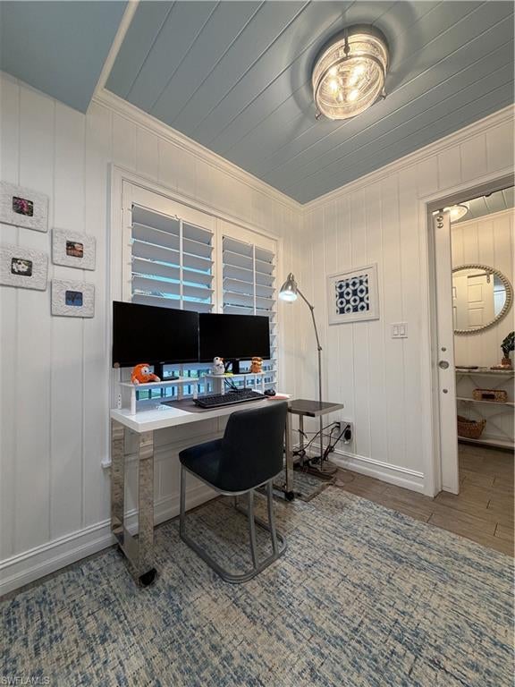 CHATEAU VANDERBILT - Residential Lease