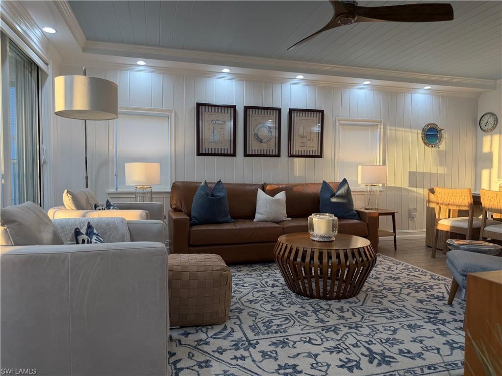 CHATEAU VANDERBILT - Residential Lease
