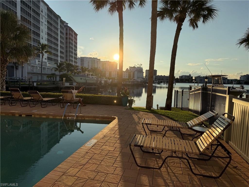 CHATEAU VANDERBILT - Residential Lease