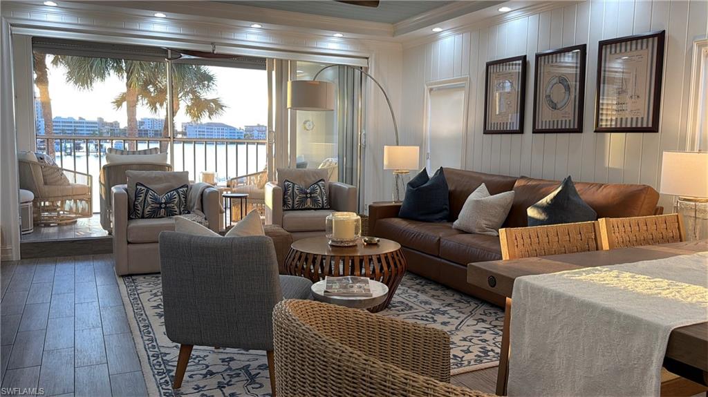 CHATEAU VANDERBILT - Residential Lease
