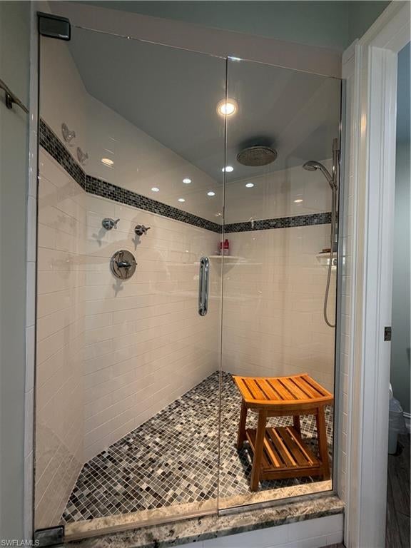 CHATEAU VANDERBILT - Residential Lease
