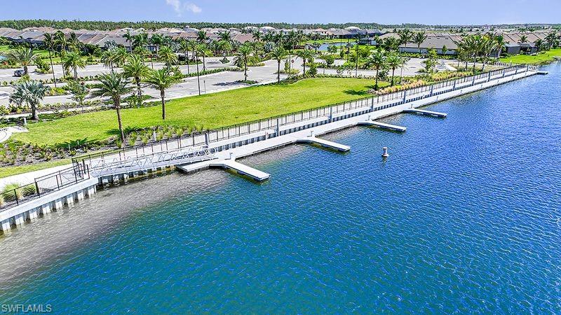 ESPLANADE LAKE CLUB - Residential
