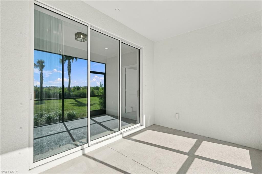 ESPLANADE LAKE CLUB - Residential