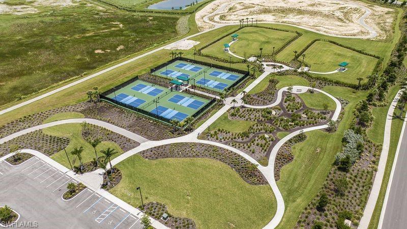 ESPLANADE LAKE CLUB - Residential