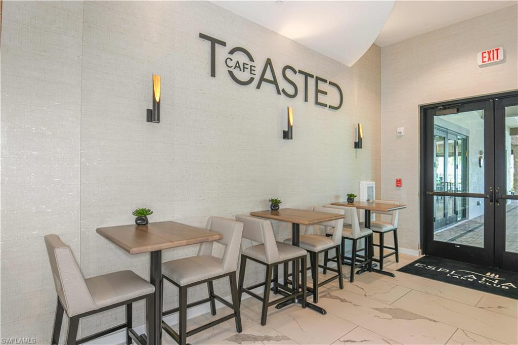 ESPLANADE LAKE CLUB - Residential