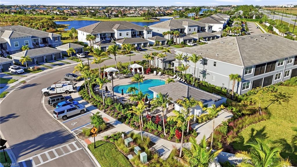 ESPLANADE LAKE CLUB - Residential