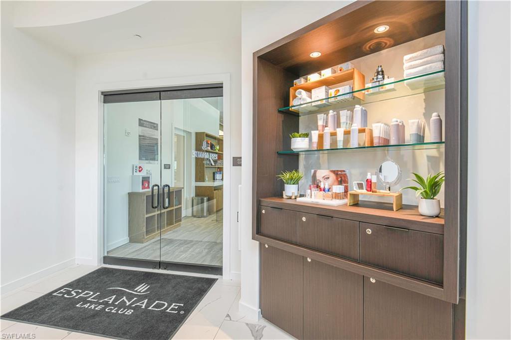 ESPLANADE LAKE CLUB - Residential