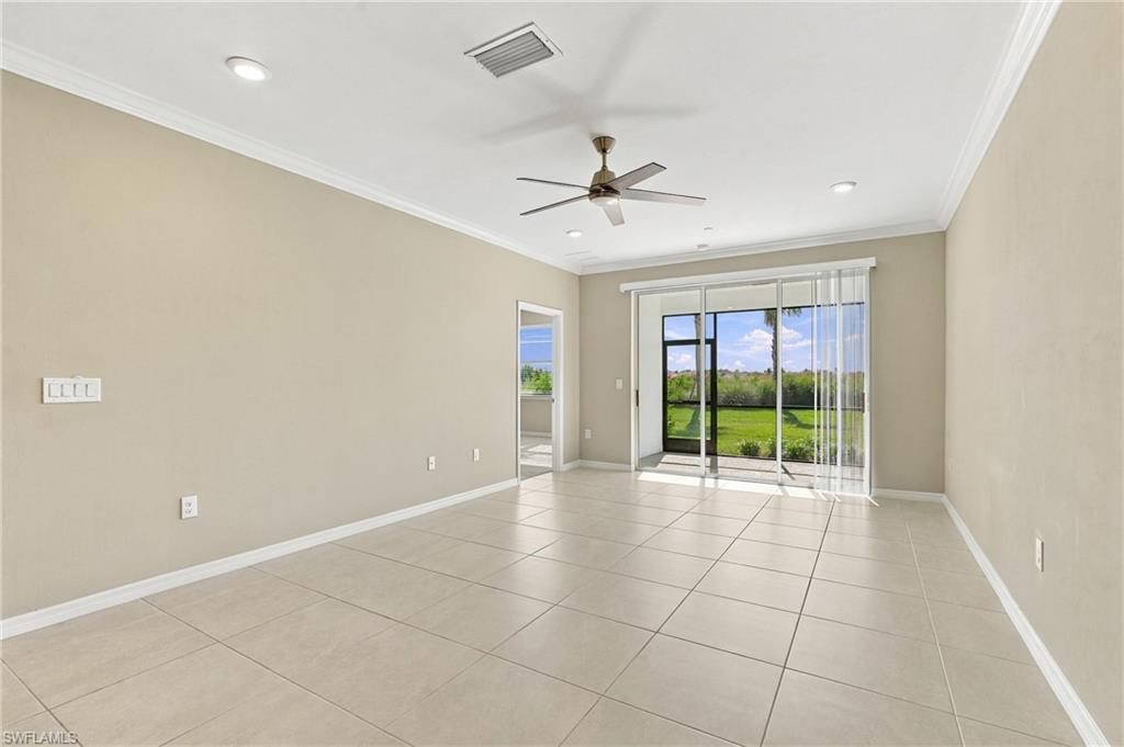 ESPLANADE LAKE CLUB - Residential