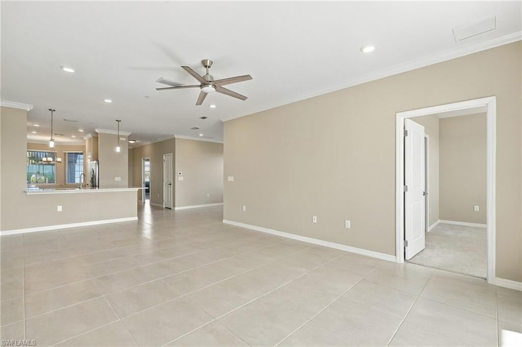 ESPLANADE LAKE CLUB - Residential