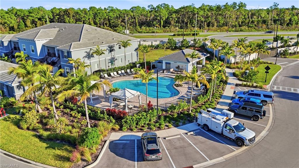 ESPLANADE LAKE CLUB - Residential