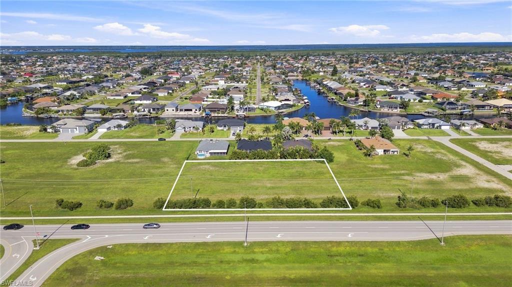 CAPE CORAL - Land