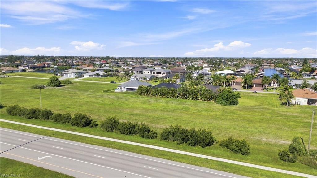 CAPE CORAL - Land