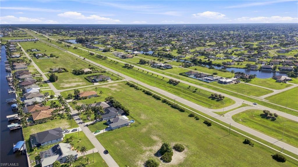 CAPE CORAL - Land