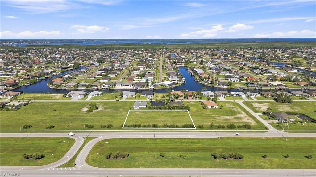 CAPE CORAL - Land