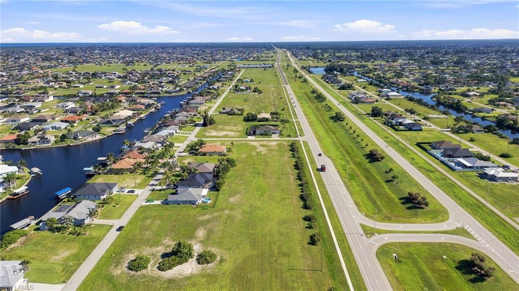 CAPE CORAL - Land