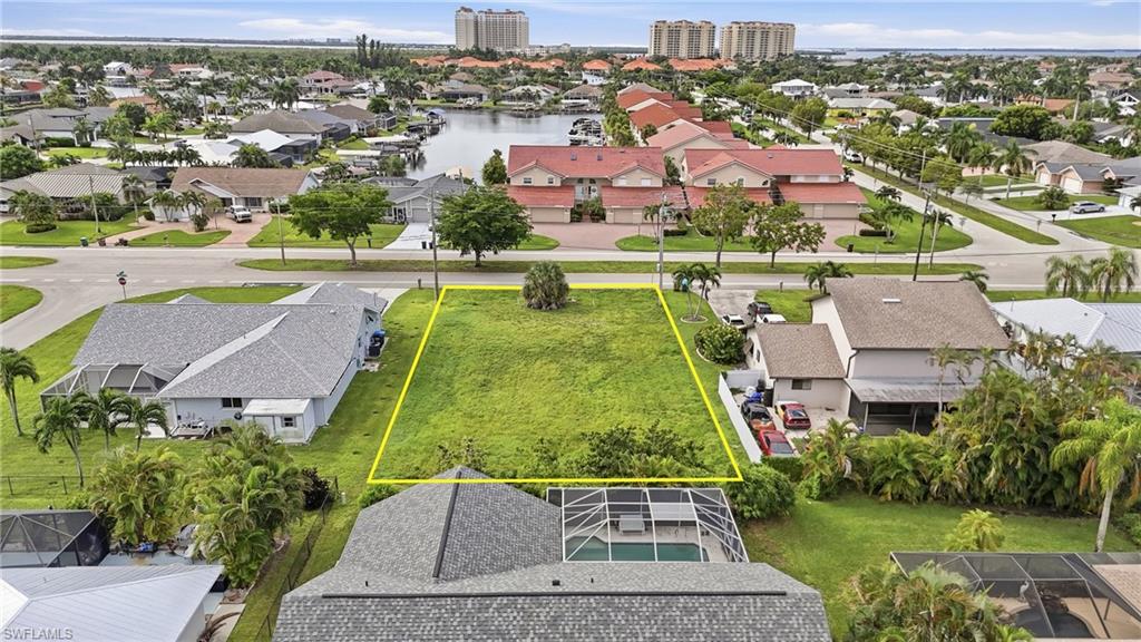 CAPE CORAL - Land