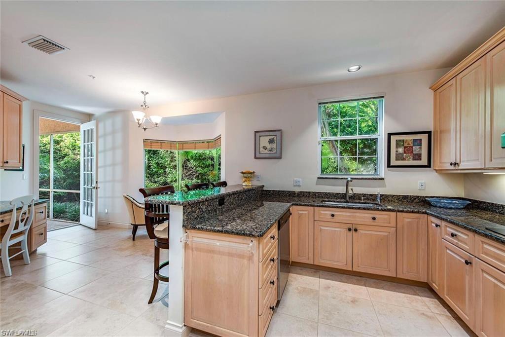 COLONADE - Residential Lease