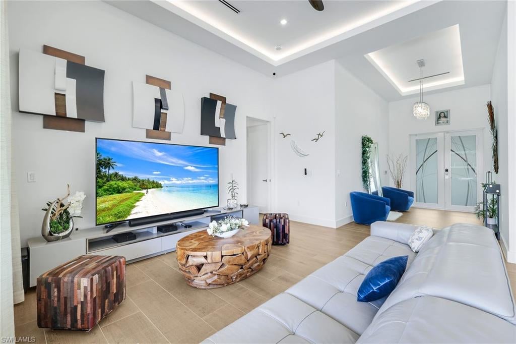 MARCO ISLAND - Residential