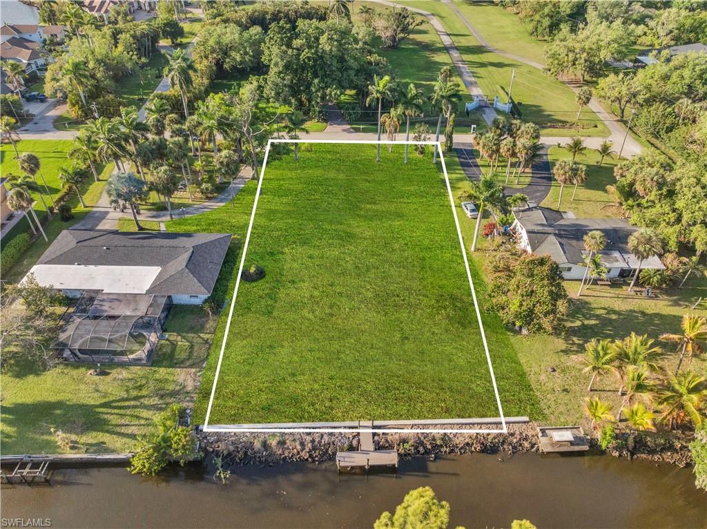 RIVER MANOR - Land