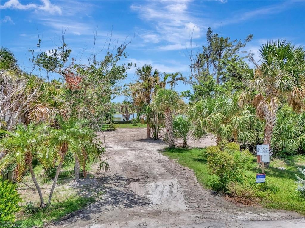 PALM LAKE - Land