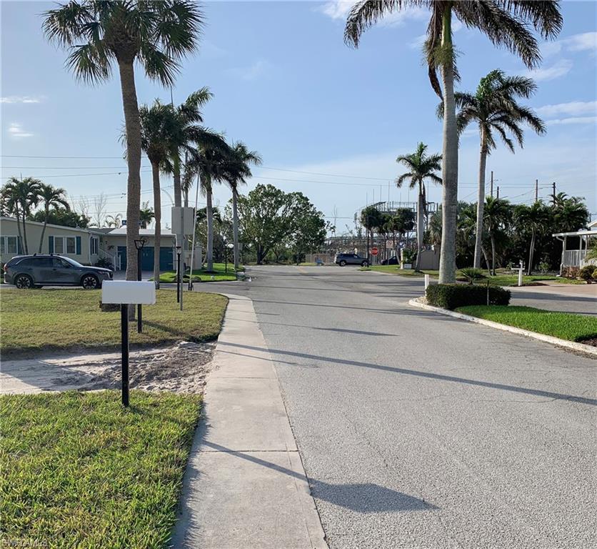BAYSIDE ESTATES - Land
