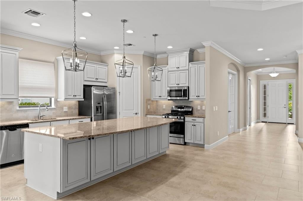 PEBBLE POINTE - Residential