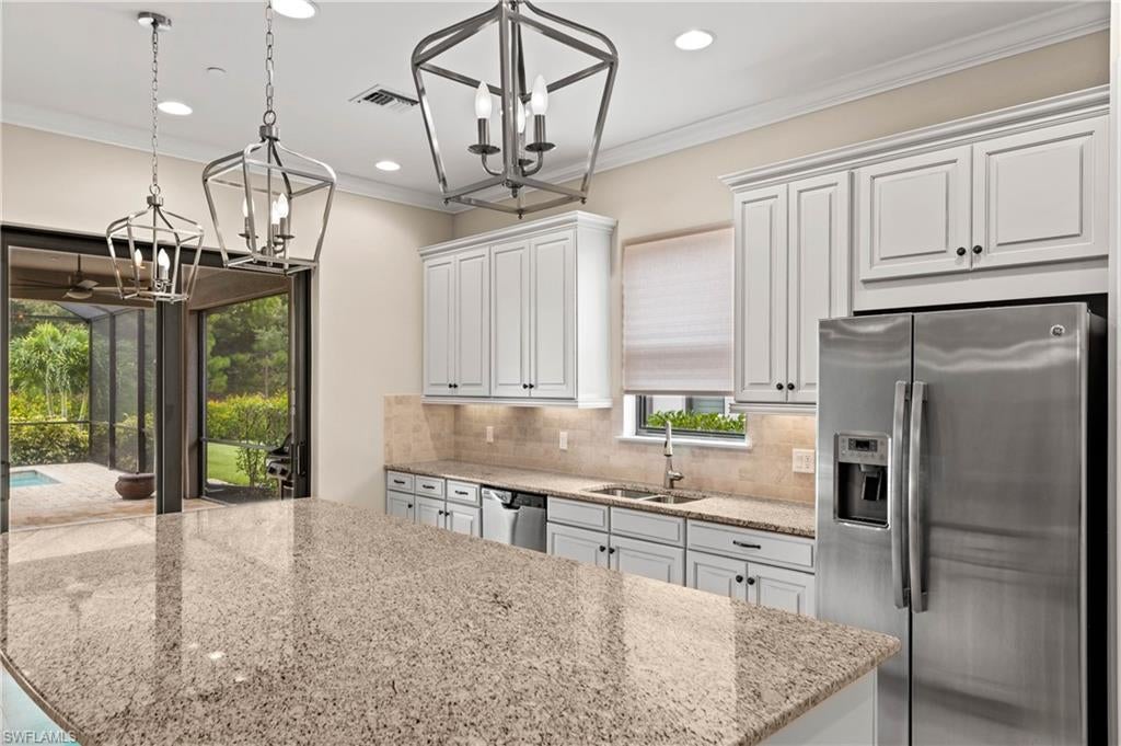 PEBBLE POINTE - Residential