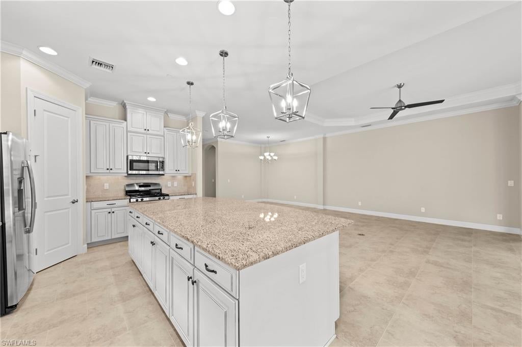 PEBBLE POINTE - Residential